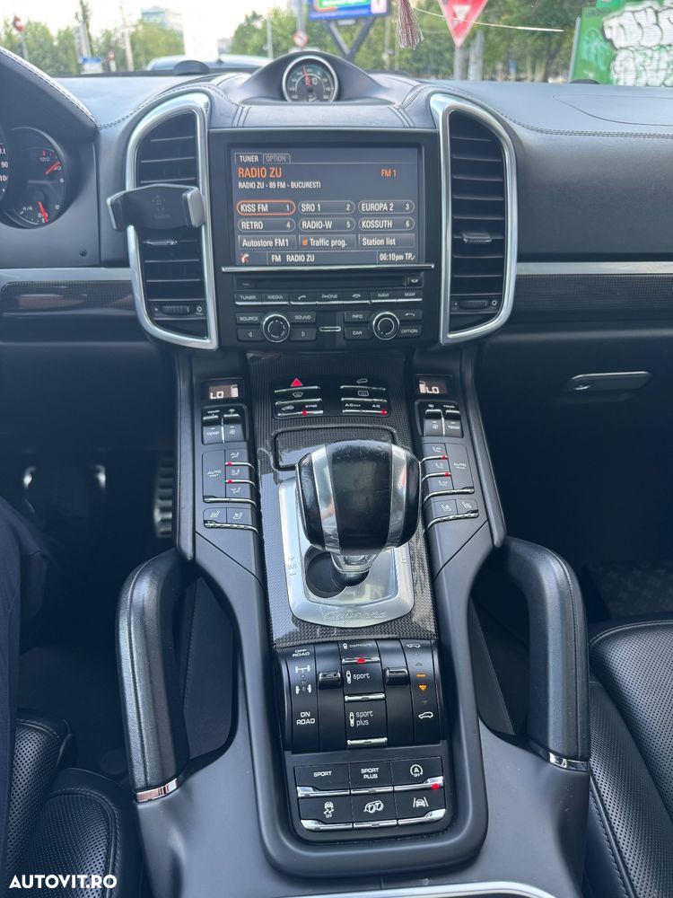 Porsche Cayenne - 15