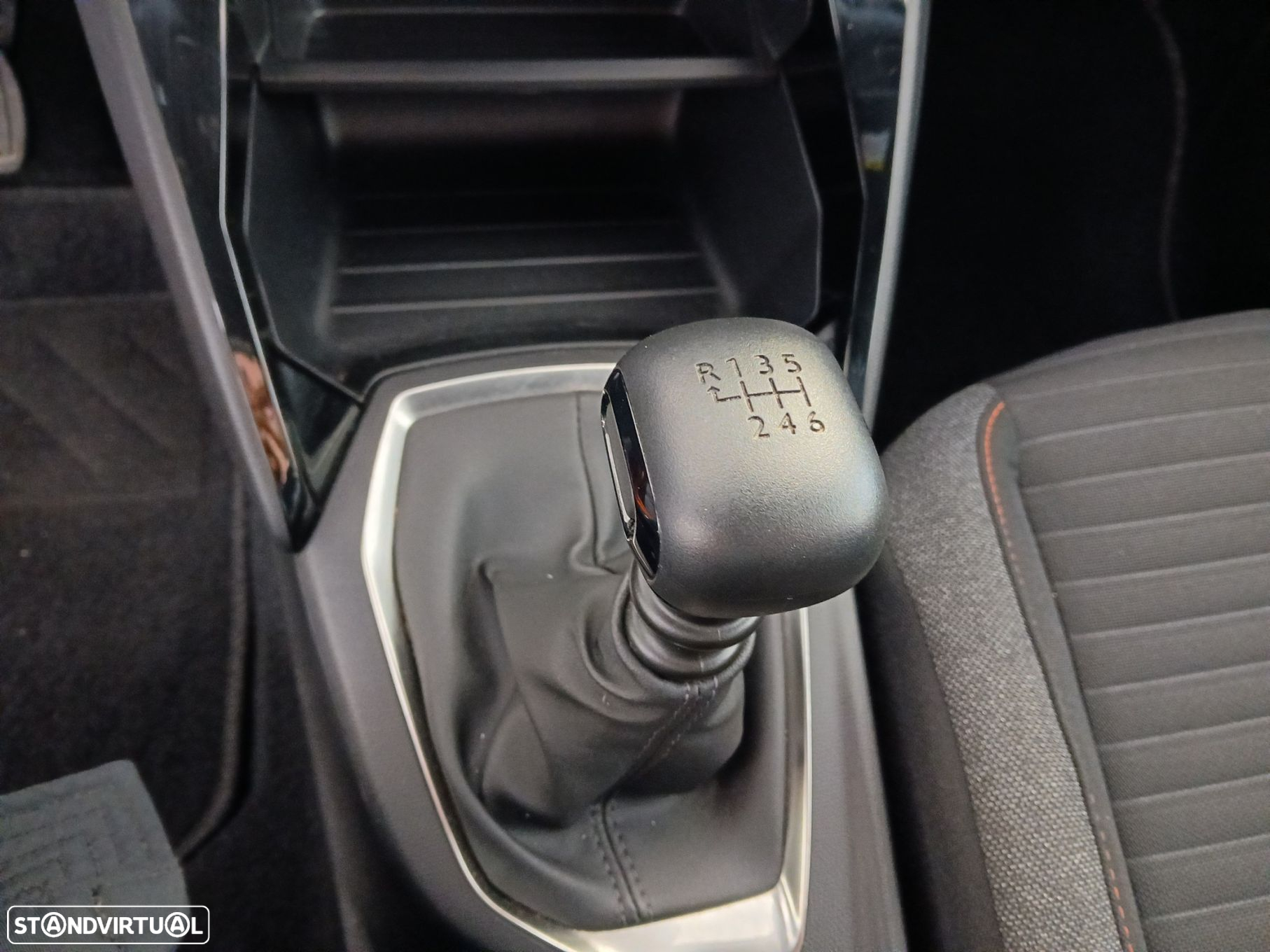 Peugeot 2008 1.2 PureTech Active Pack - 19