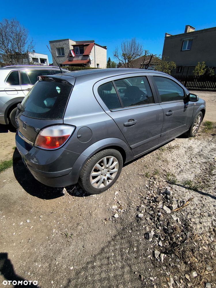 Opel Astra 1.8 Essentia - 5
