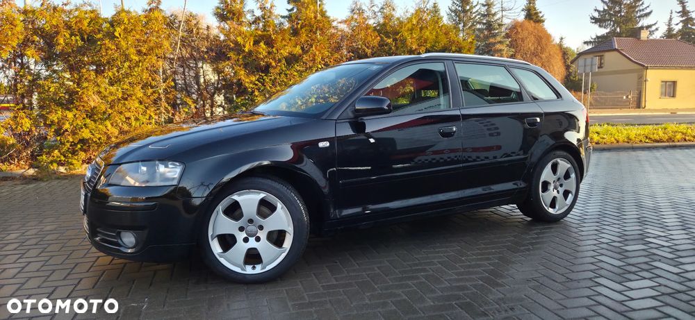 Audi A3 Sportback 2.0 TDI DPF Quattro Attraction - 4