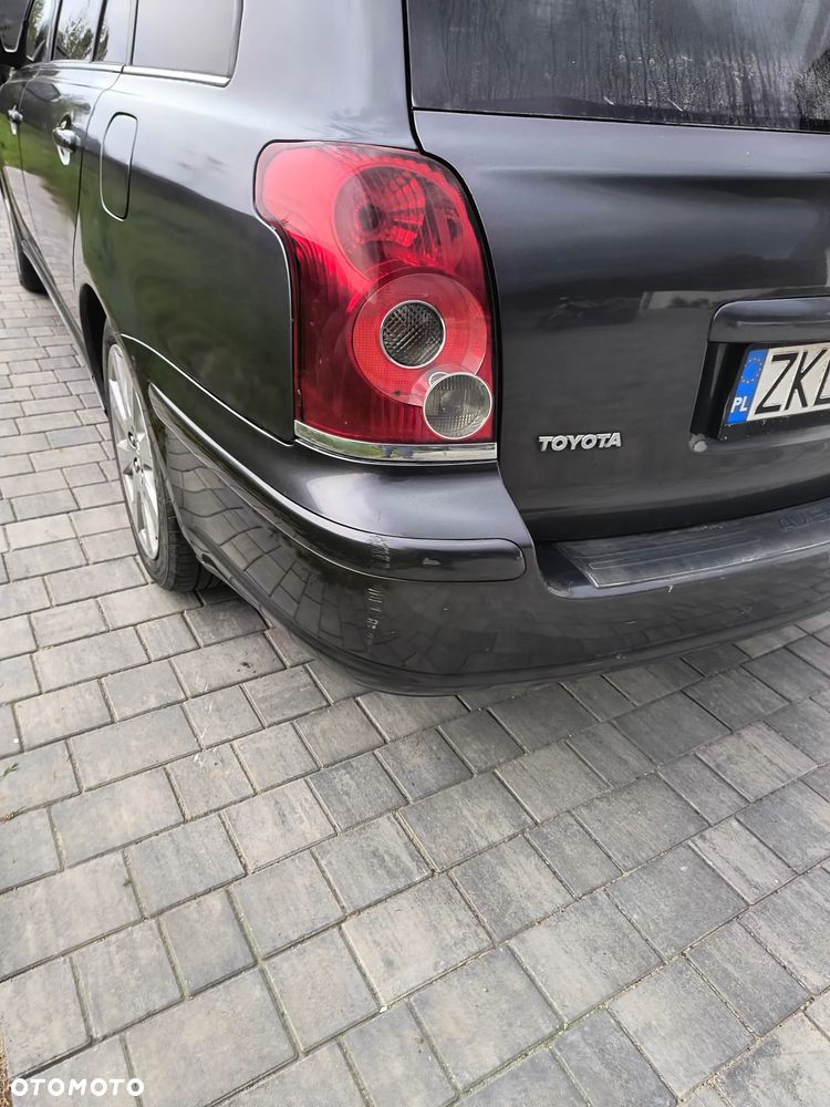 Toyota Avensis 2.0 D-4D Luna - 6