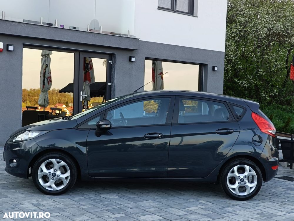 Ford Fiesta 1.25i Ghia - 6