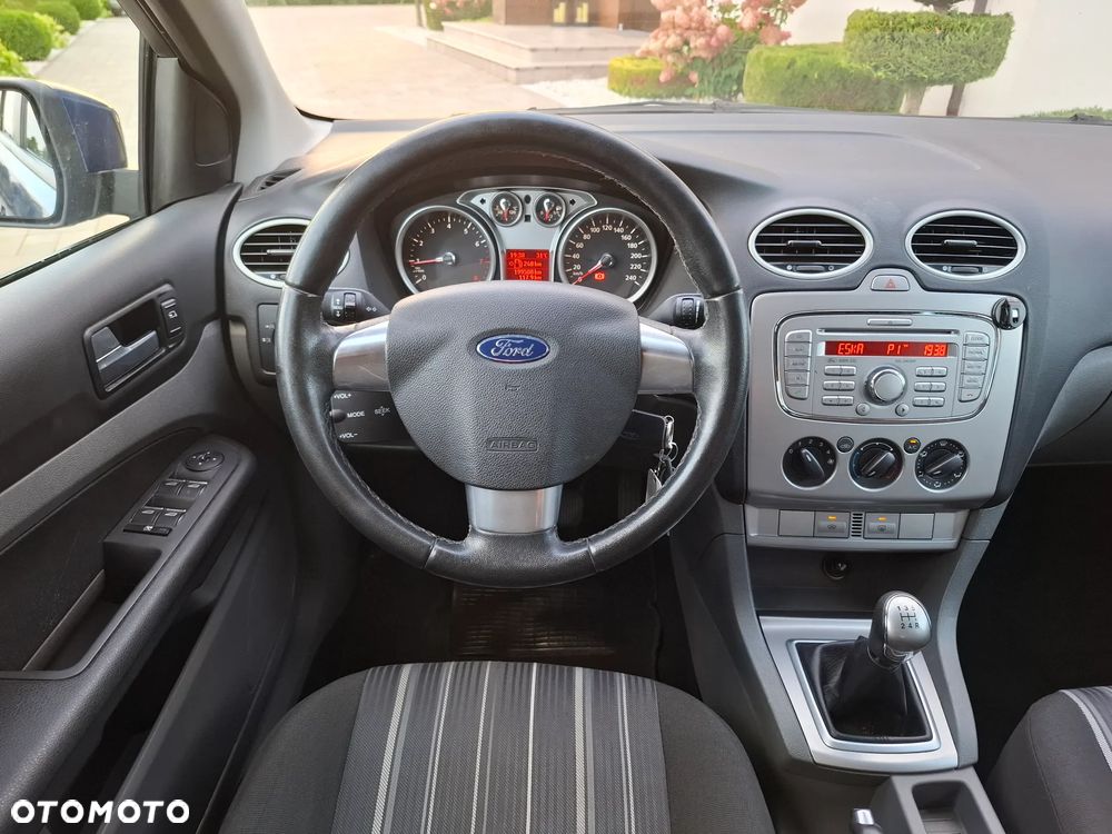 Ford Focus 1.6 16V Viva I - 33