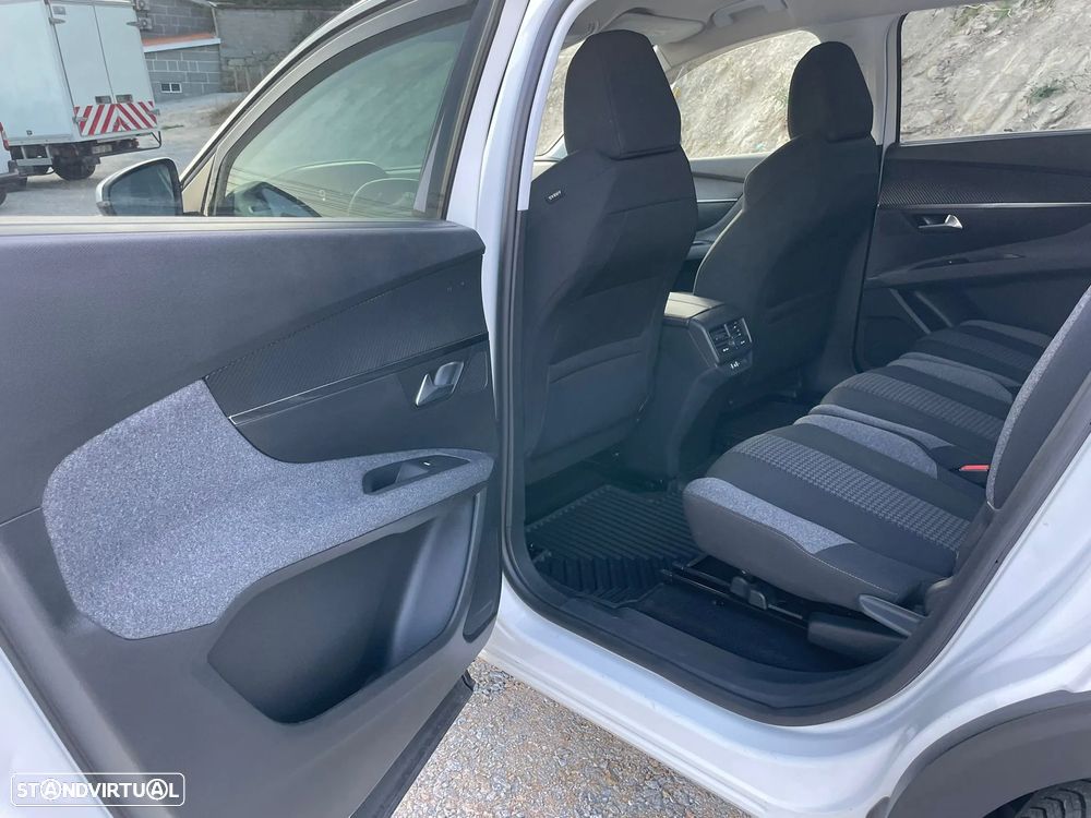 Peugeot 5008 BlueHDI 120 Allure - 12