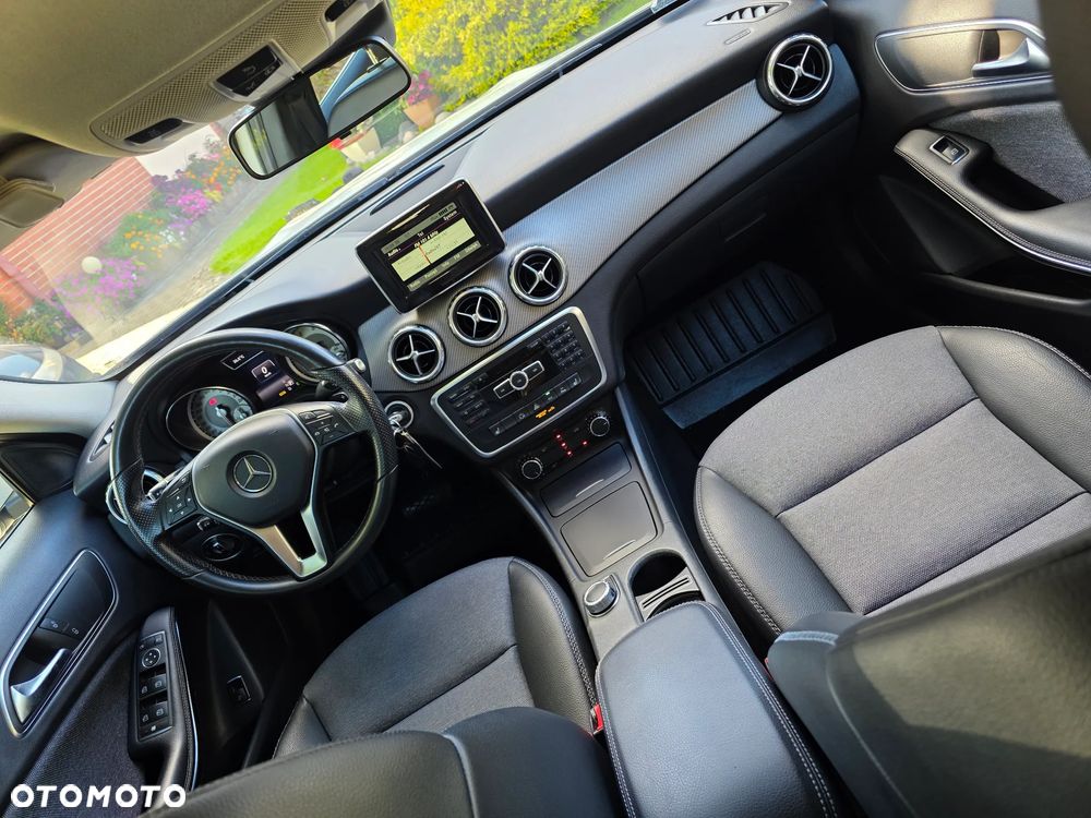 Mercedes-Benz GLA - 28