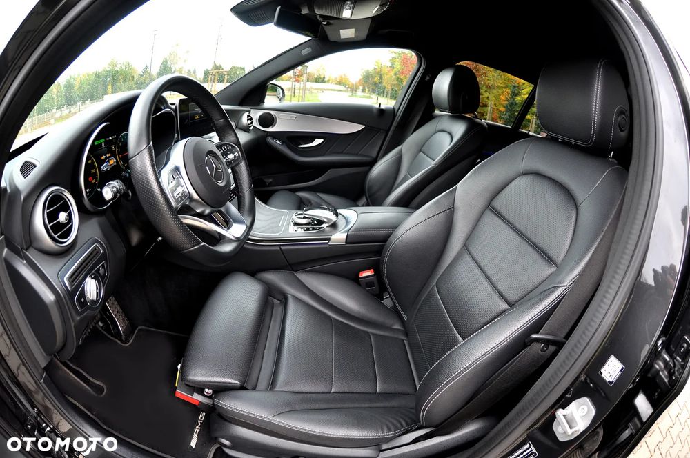 Mercedes-Benz Klasa C 300 9G-TRONIC AMG Line - 24