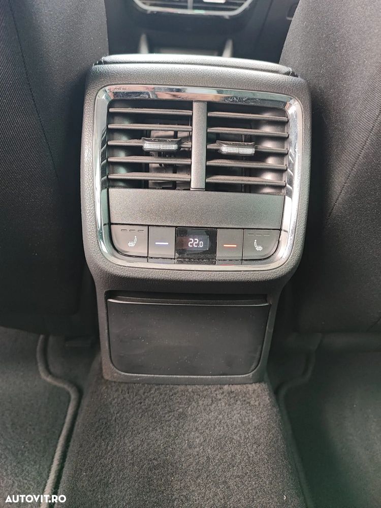 Skoda Octavia Combi 2.0 TDI DSG Edition - 20