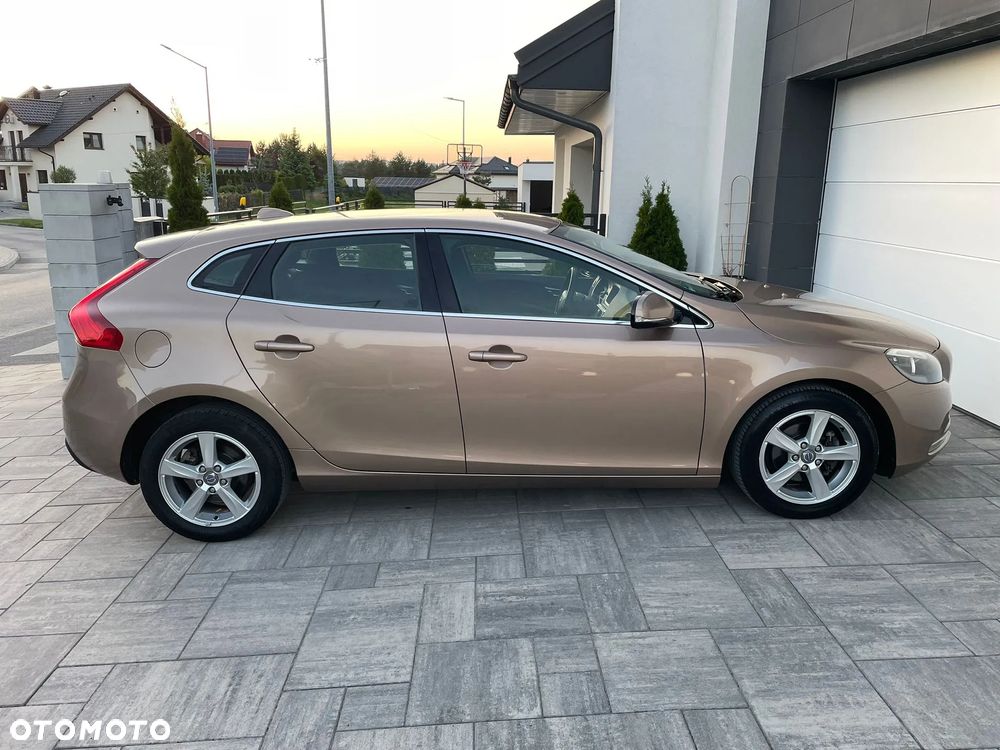 Volvo V40 D2 Summum - 4