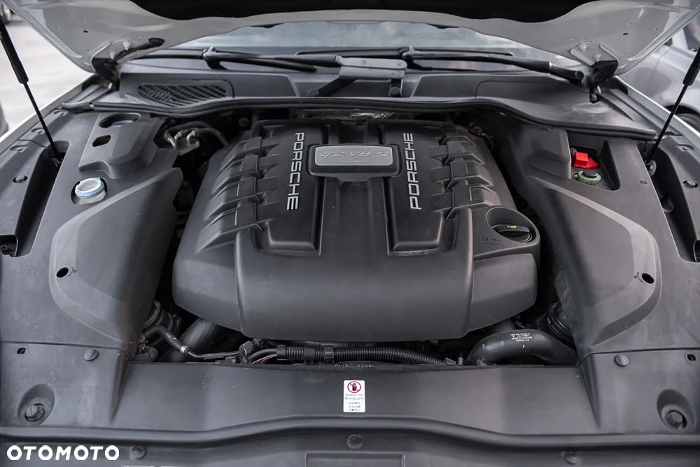 Porsche Cayenne S Diesel Platinum Edition - 38