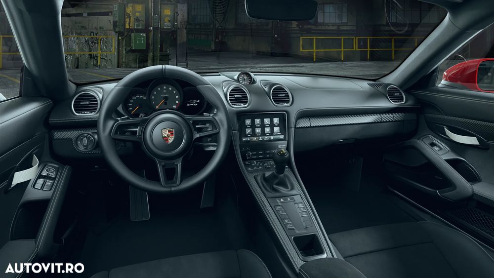 Porsche Cayman GT4 RS - 8