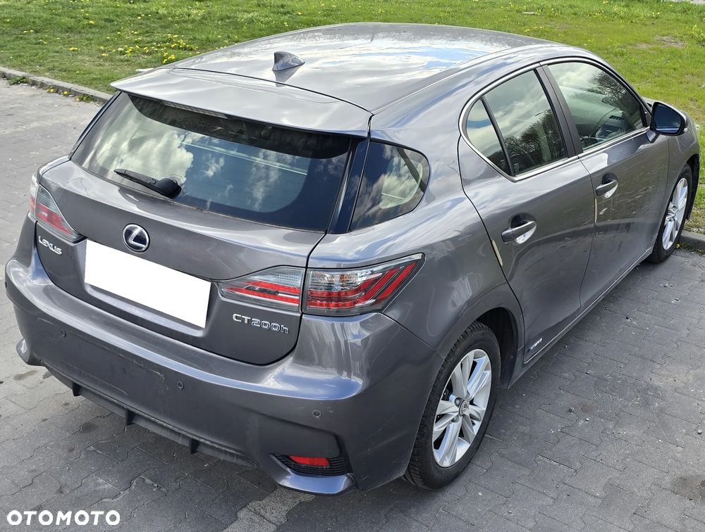 Lexus CT - 10