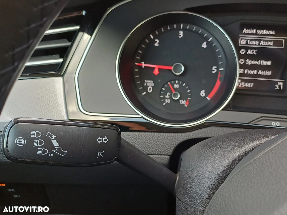 Volkswagen Passat - 17