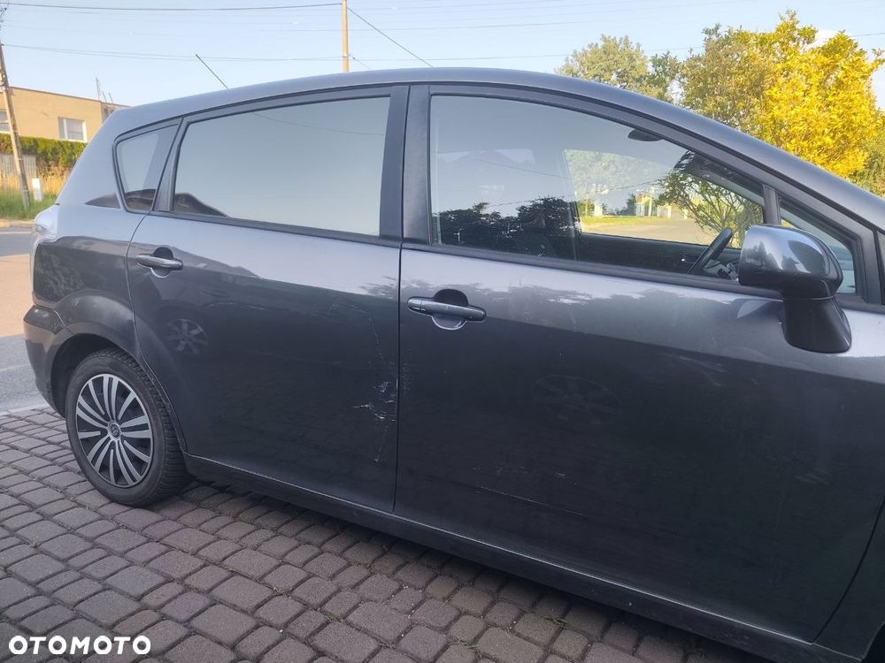 Toyota Corolla Verso - 4