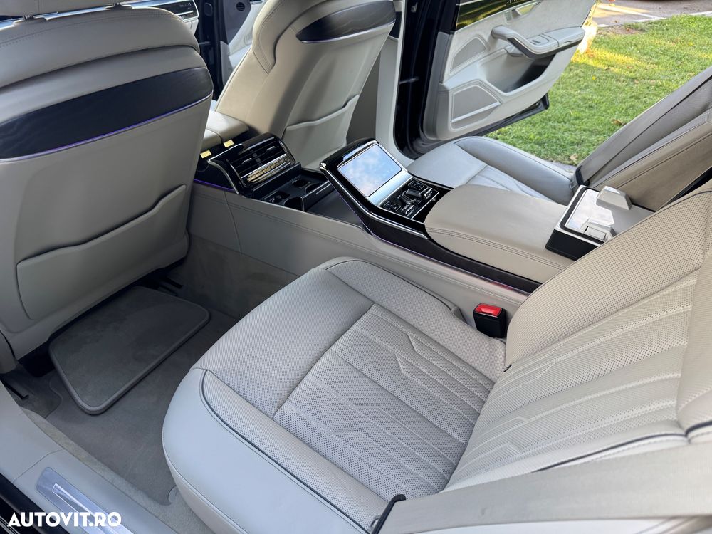 Audi A8 - 6