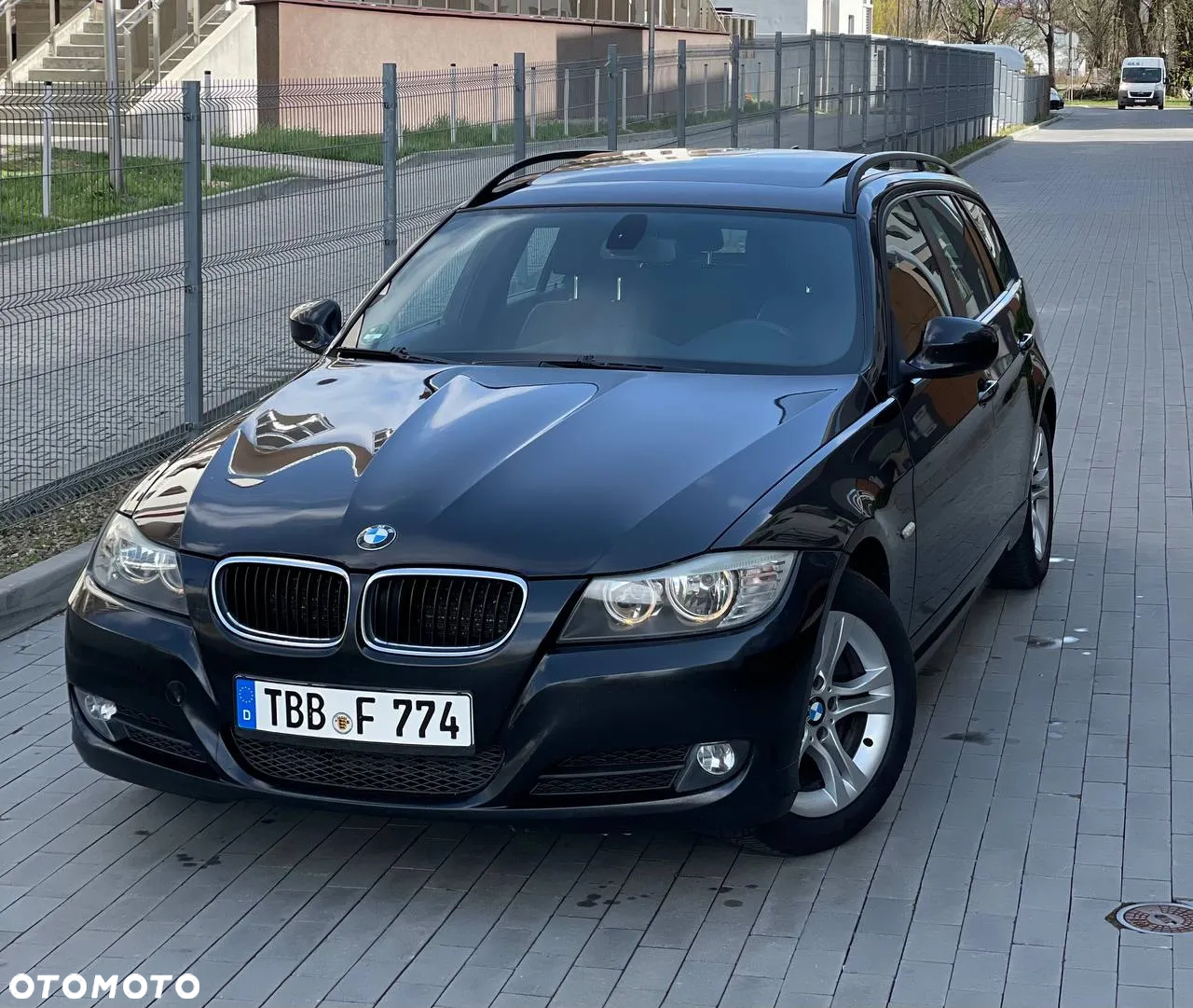BMW Seria 3 320d DPF Touring - 4