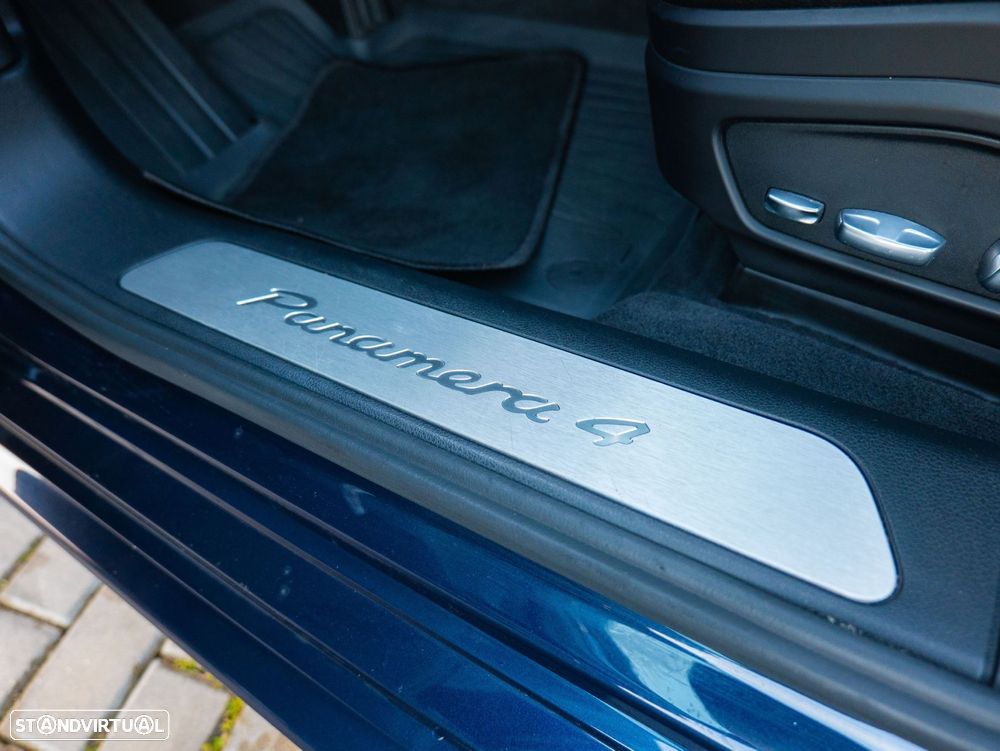Porsche Panamera 4 Executive - 16