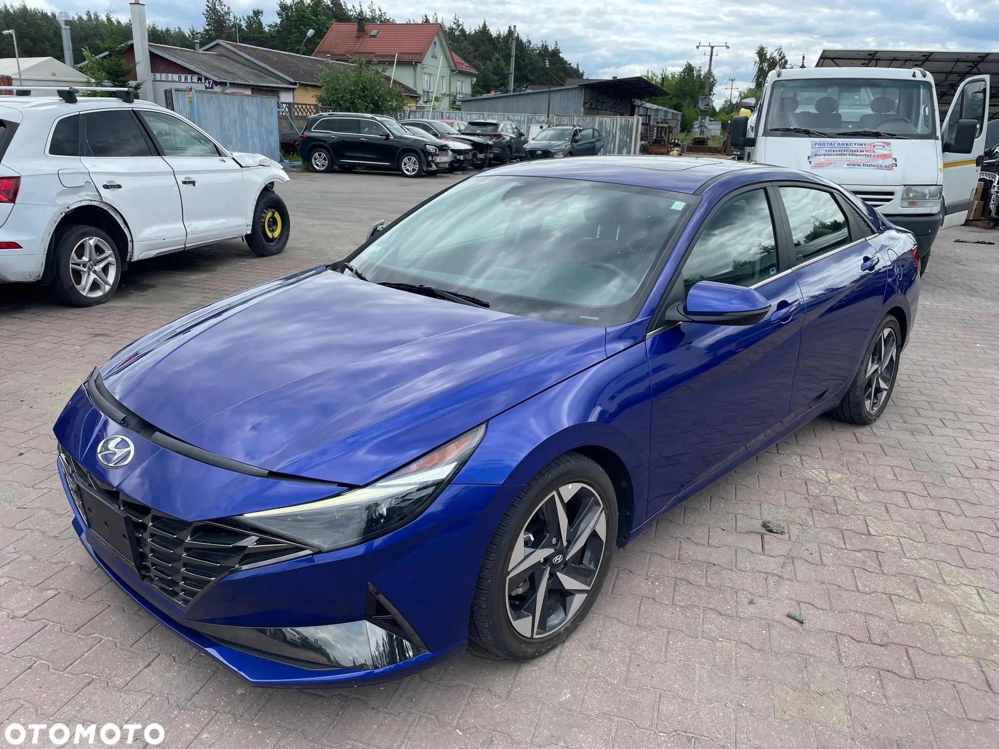 Hyundai Elantra - 1