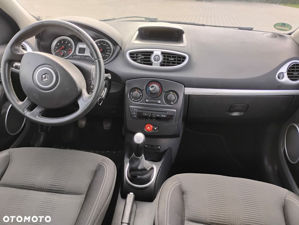 Renault Clio - 12