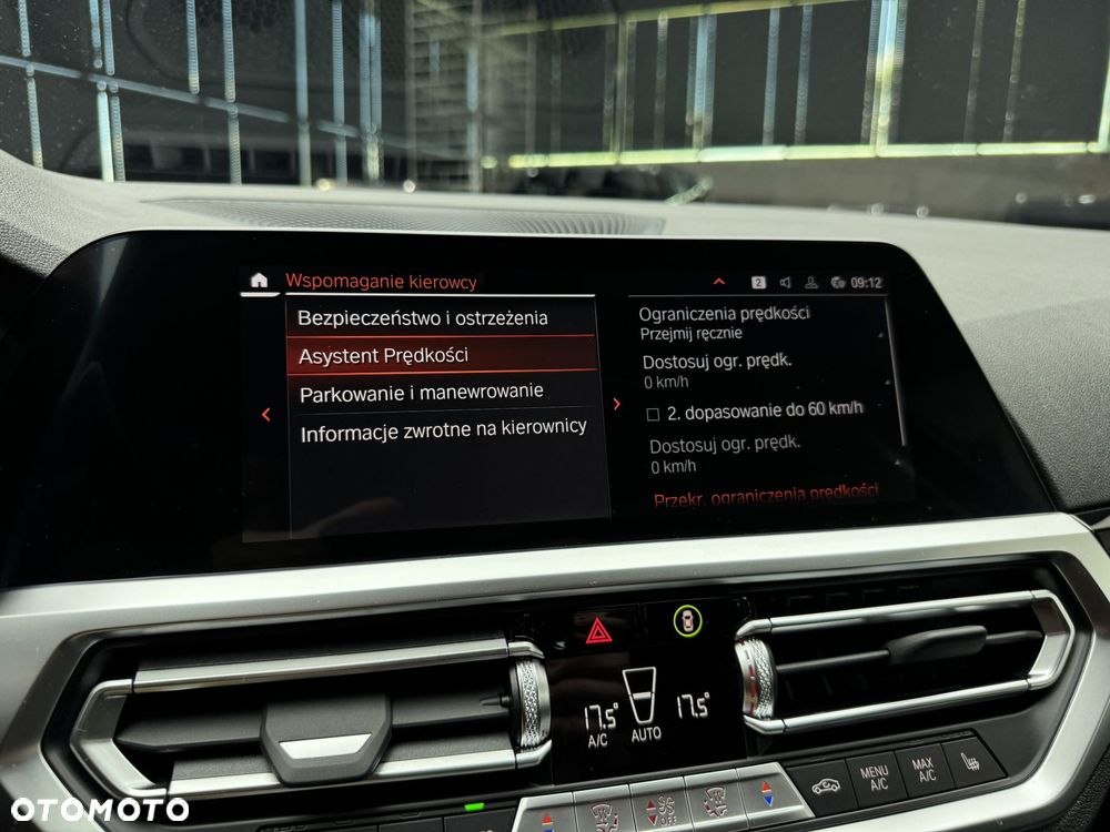 BMW Seria 3 320i Advantage - 35