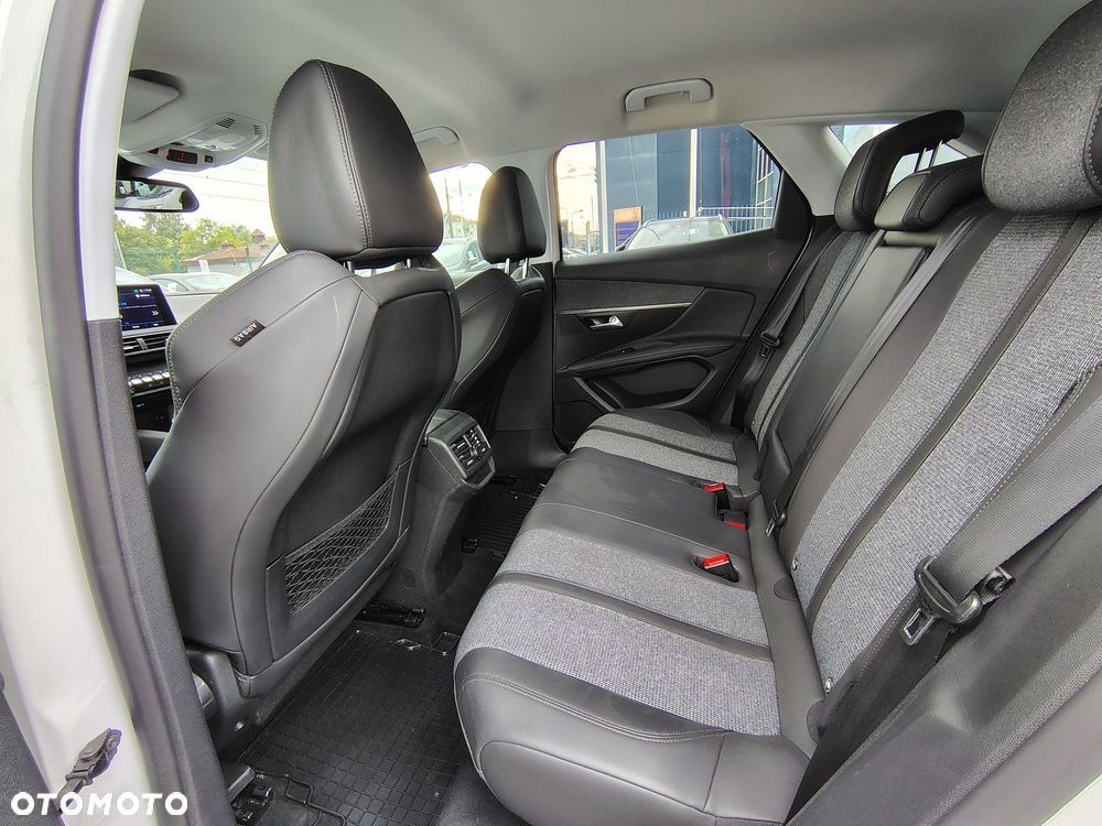 Peugeot 3008 1.5 BlueHDi Allure S&S - 11