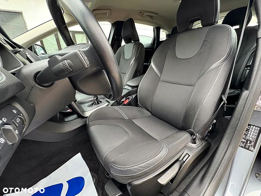 Volvo V40 D2 Drive-E Momentum - 12