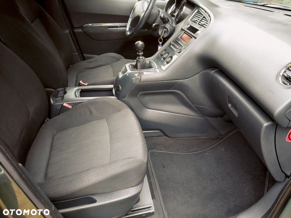 Peugeot 5008 1.6 BlueHDi Allure - 10