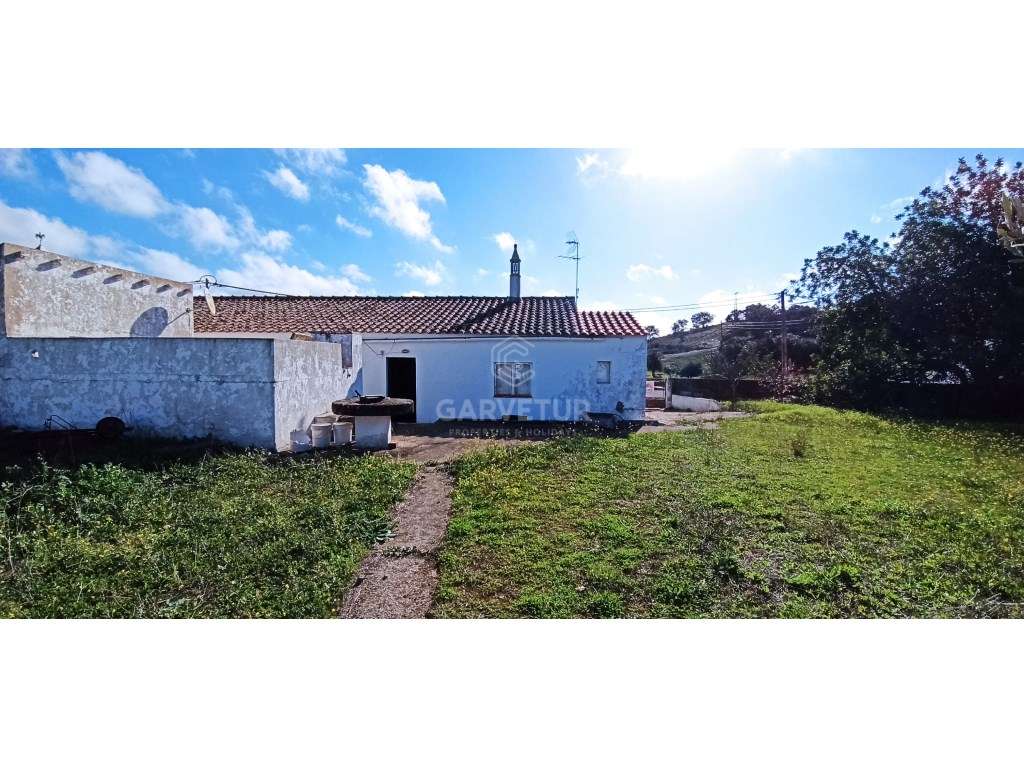 Casa Térrea de 5 divisões para recuperar no Ameixial, Loule, Algarve - Grande imagem: 2/46