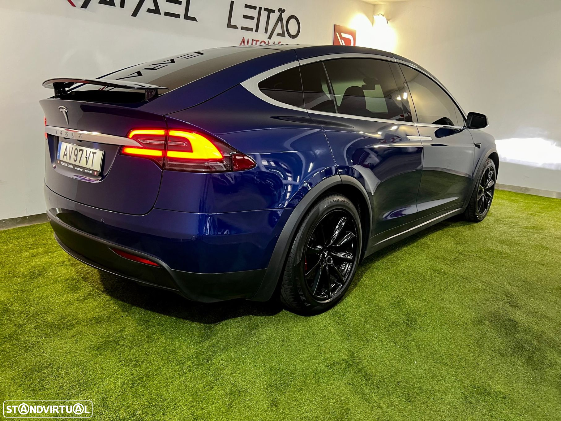 Tesla Model X 75D - 16
