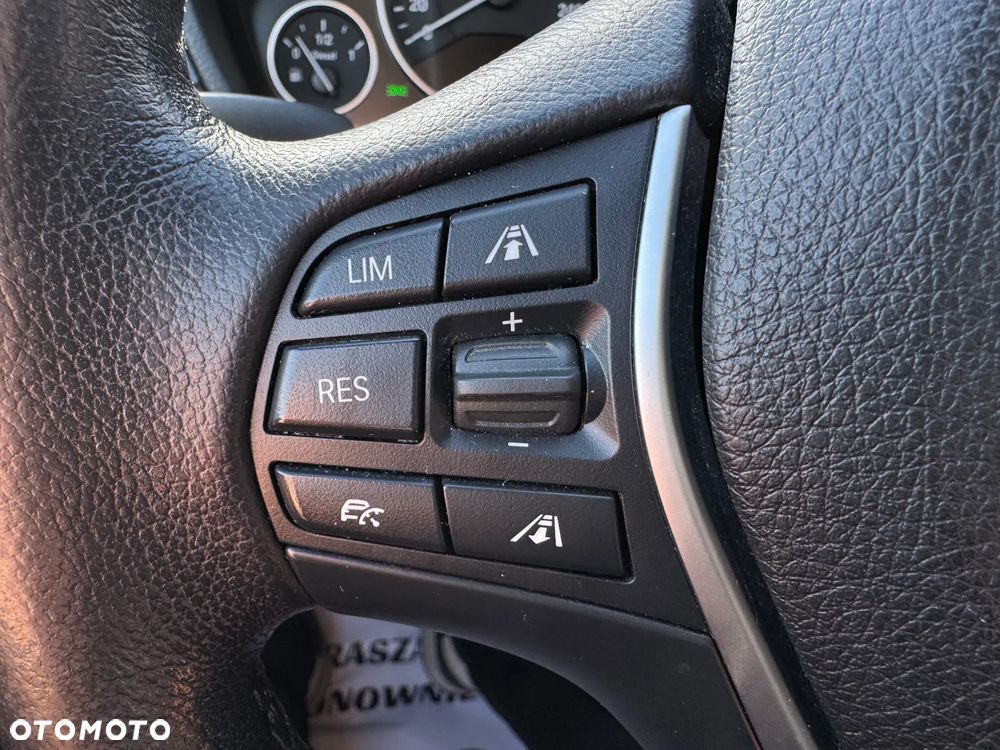 BMW Seria 3 320d Luxury Line - 25