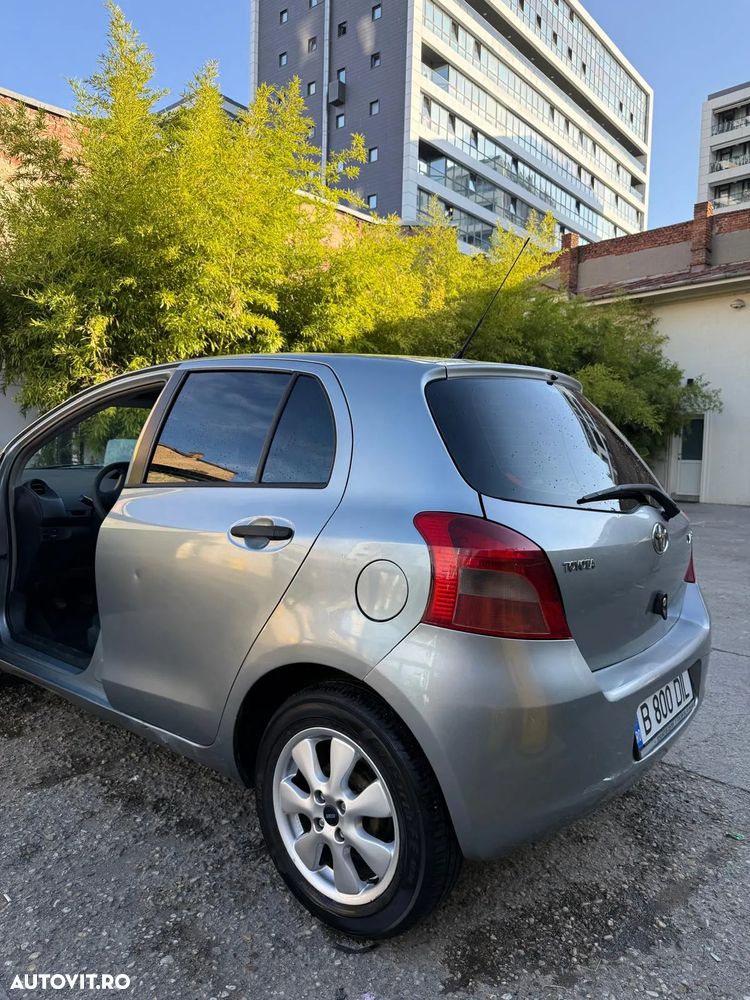Toyota Yaris 2006 photo 2