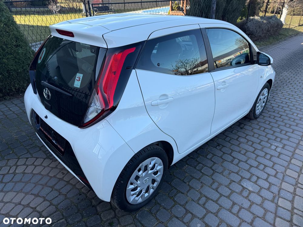 Toyota Aygo x-play connect - 27