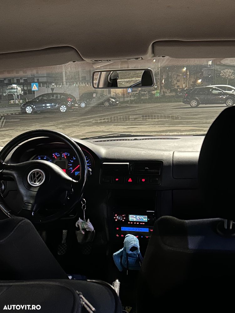 Volkswagen Golf 1.4 - 9