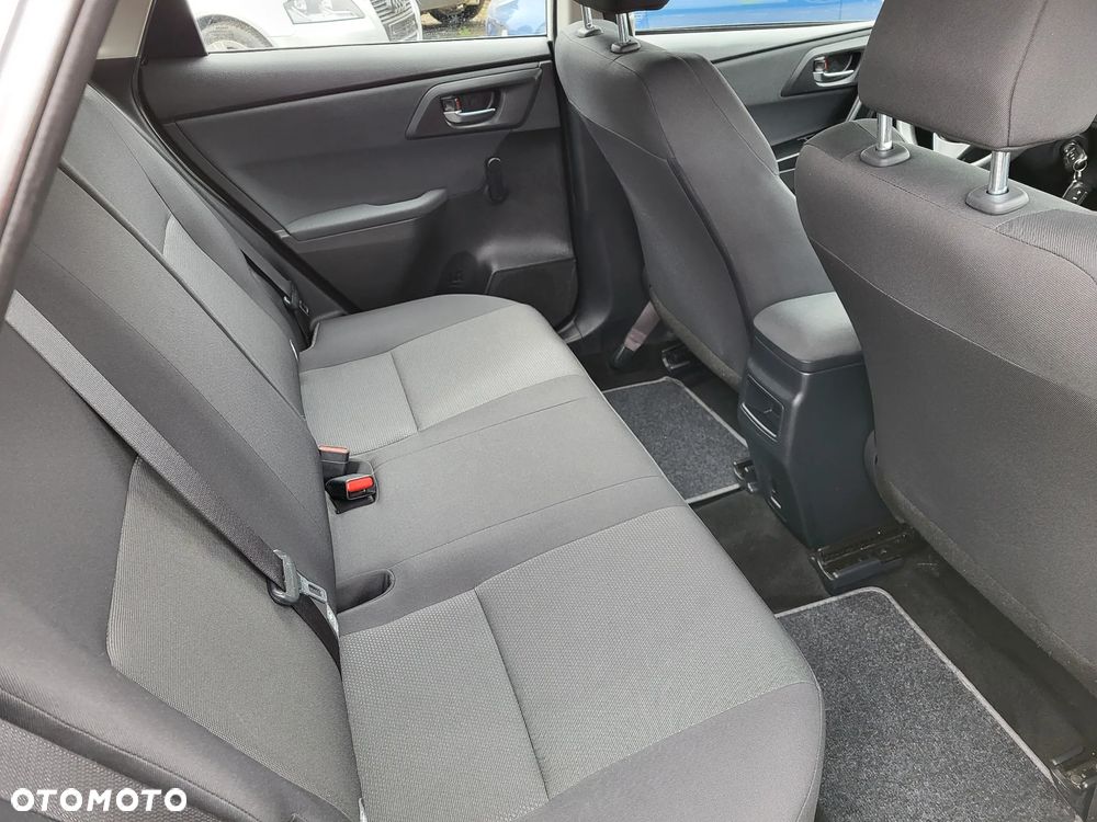 Toyota Auris 1.33 Dual-VVT-i Cool - 22