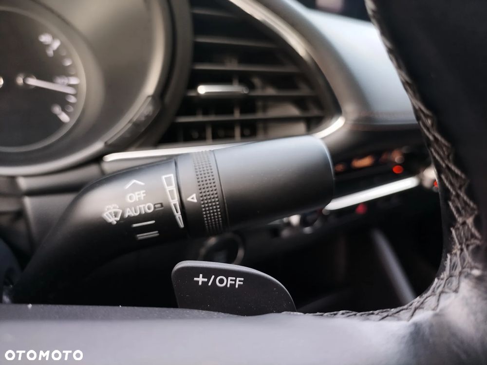 Mazda 3 2.0 mHEV Hikari - 14