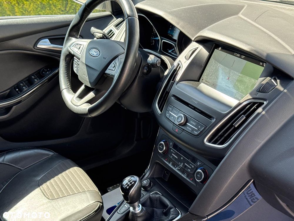 Ford Focus 1.0 EcoBoost Start-Stopp-System SYNC Edition - 32