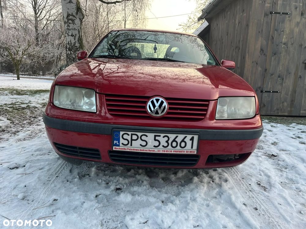 Volkswagen Bora 1.6 Basis - 1