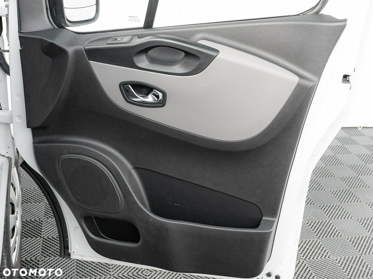 Renault Trafic - 25