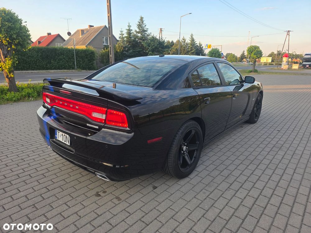 Dodge Charger 5.7 V8 RT - 10