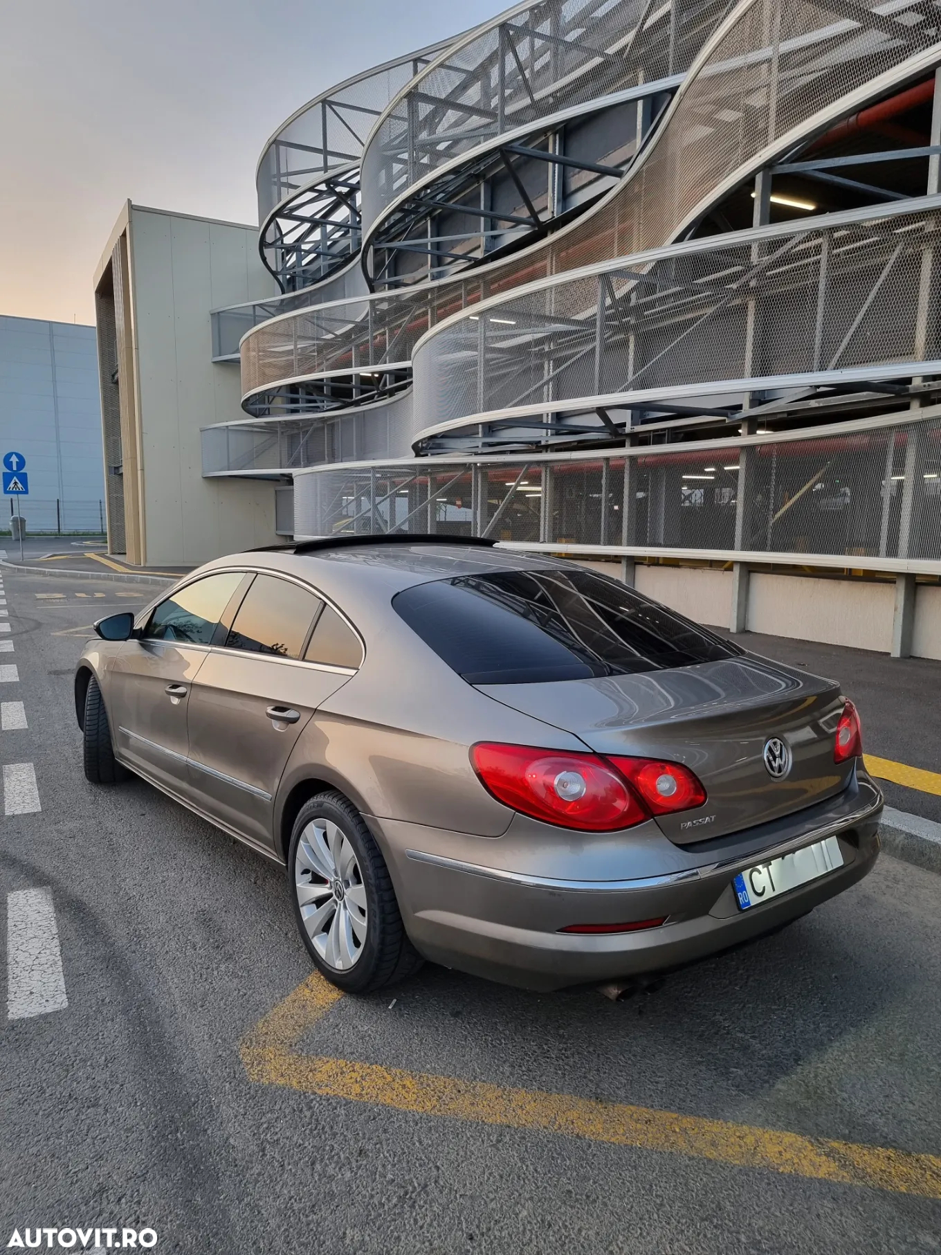 Volkswagen Passat CC 2.0 TDI DPF DSG - 2