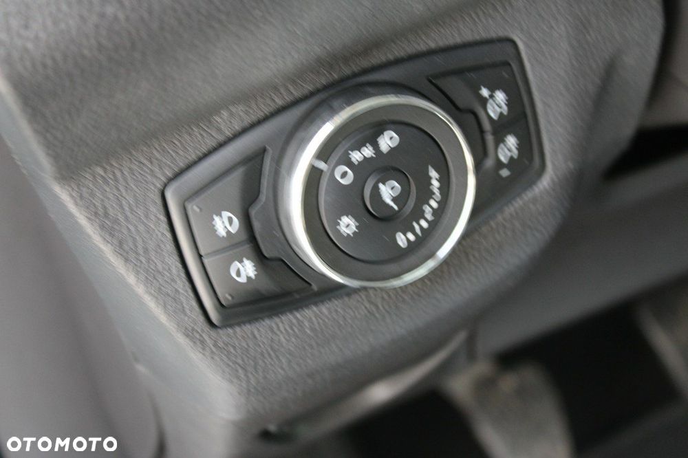 Ford Transit Courier - 18