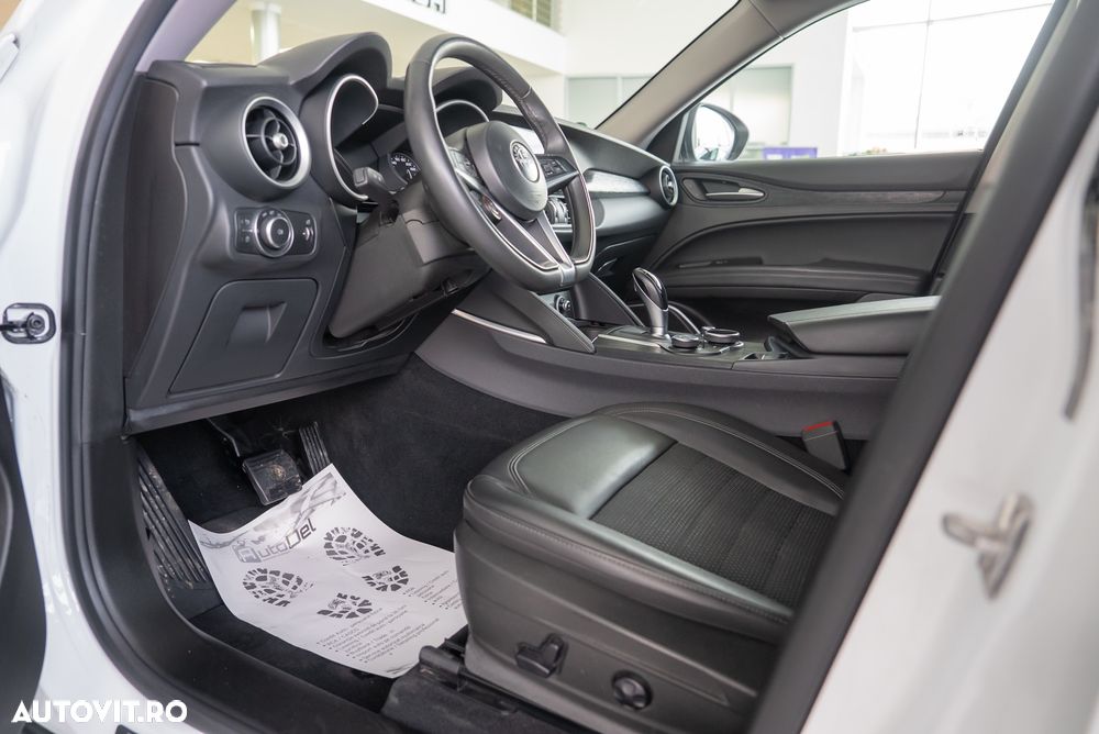 Alfa Romeo Stelvio 2.0 Turbo 16V AT8-Q4 B-Tech - 22