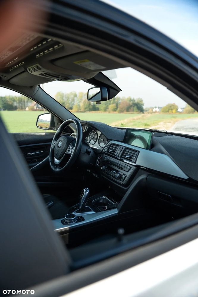 BMW Seria 3 320d Luxury Line - 14