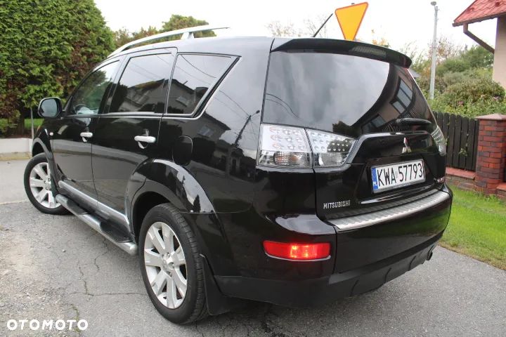 Mitsubishi Outlander 2.0 DID Instyle - 3