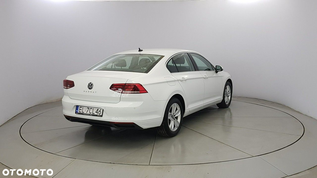 Volkswagen Passat 2.0 TSI Business DSG - 7