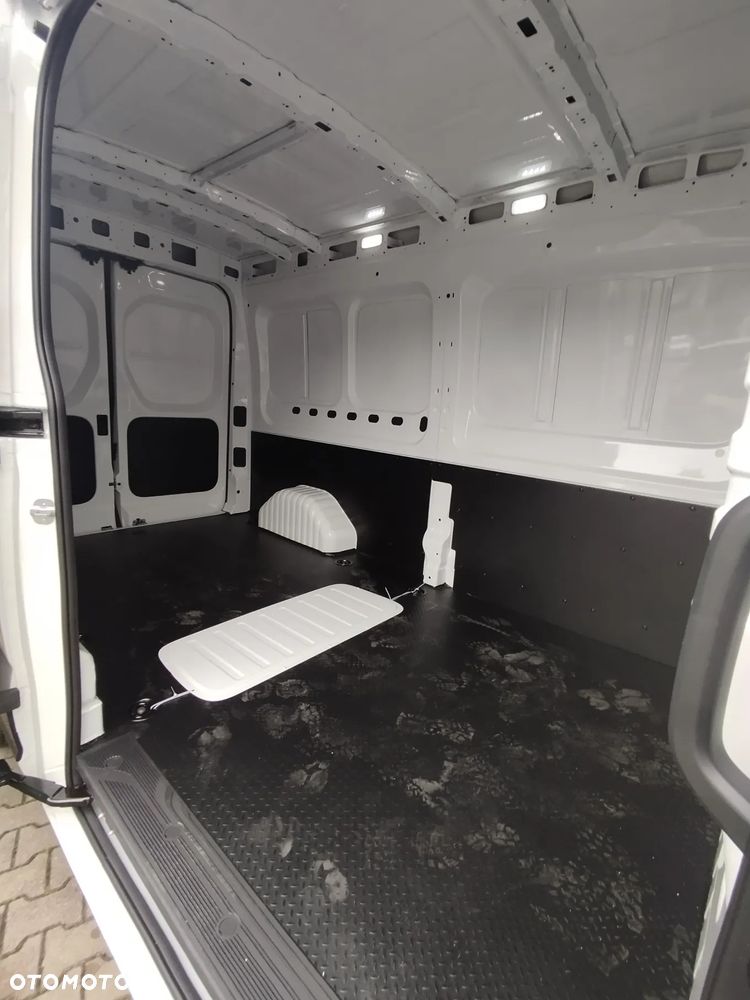 Maxus Delivery 9 - 15