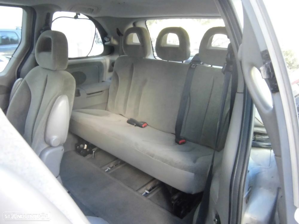 Chrysler Voyager - 9