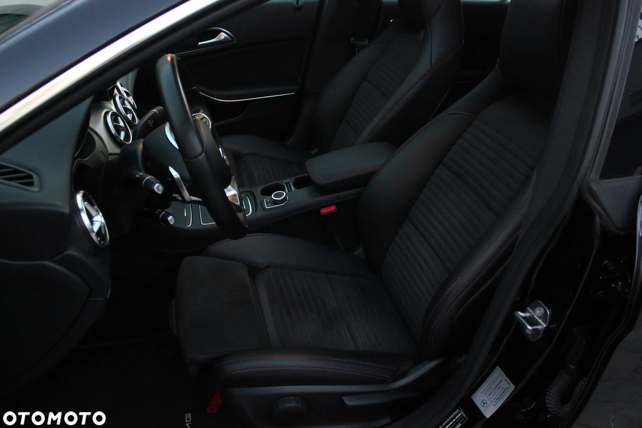 Mercedes-Benz CLA 200 7G-DCT AMG Line - 7