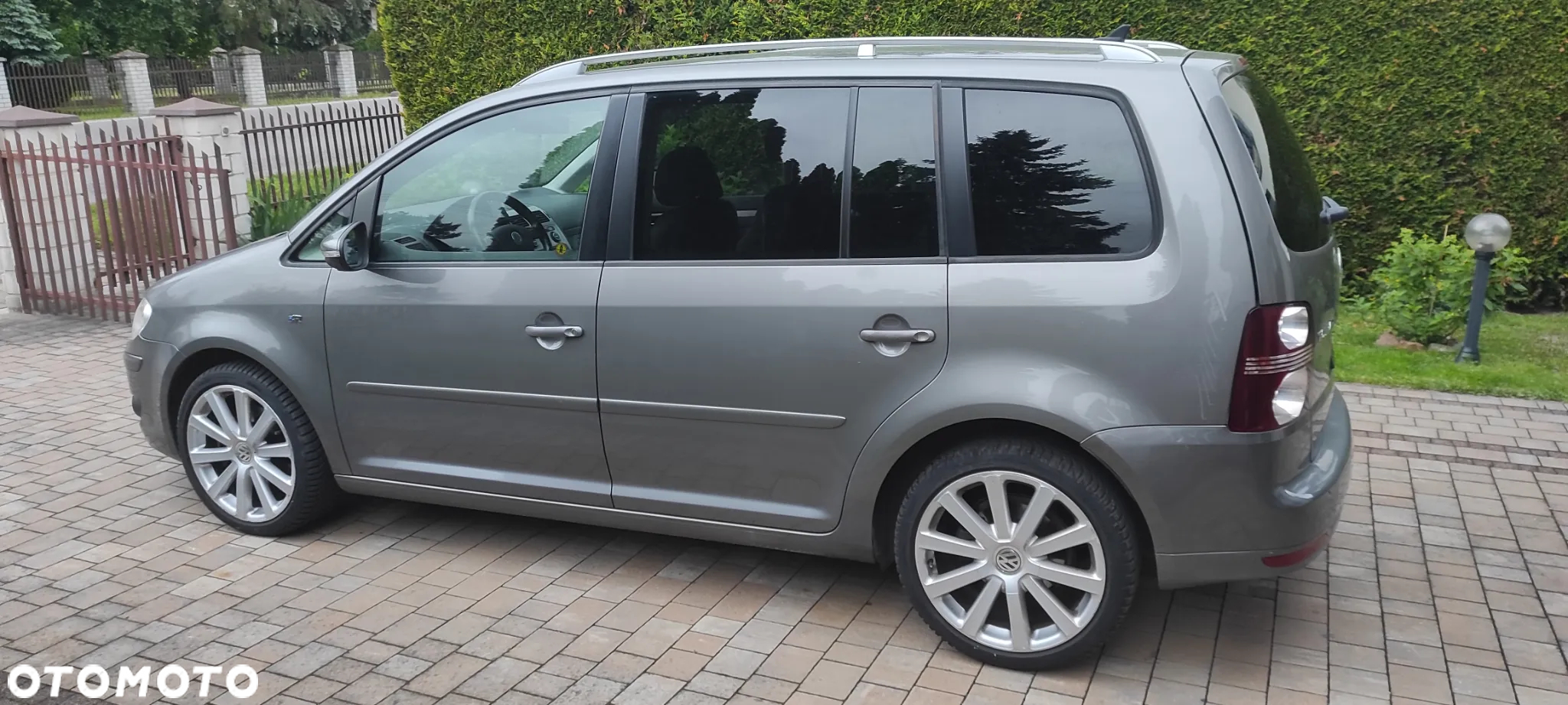 Volkswagen Touran 2.0 TDI DPF R-Line Edition - 5