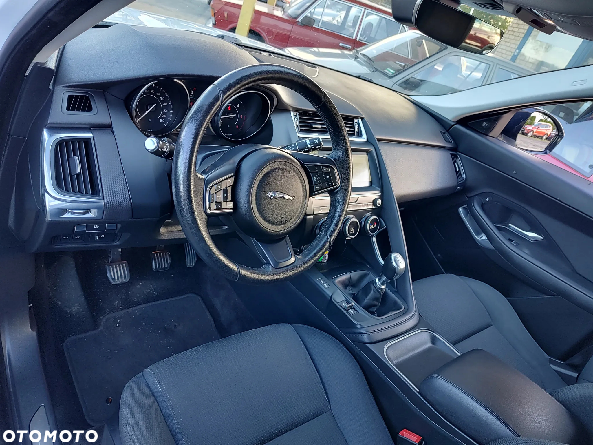 Jaguar E-Pace - 7