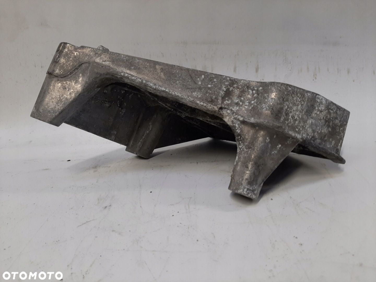 AUDI VW ŁAPA MOCOWANIE BOCZNE STELAŻ 03L199207A - 6